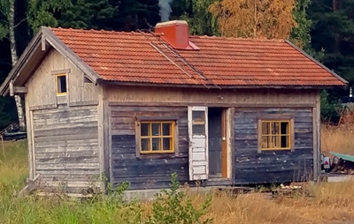 Off Grid Cabins and Tiny Homes