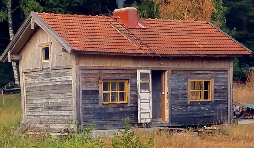 Off Grid Cabins and Tiny Homes